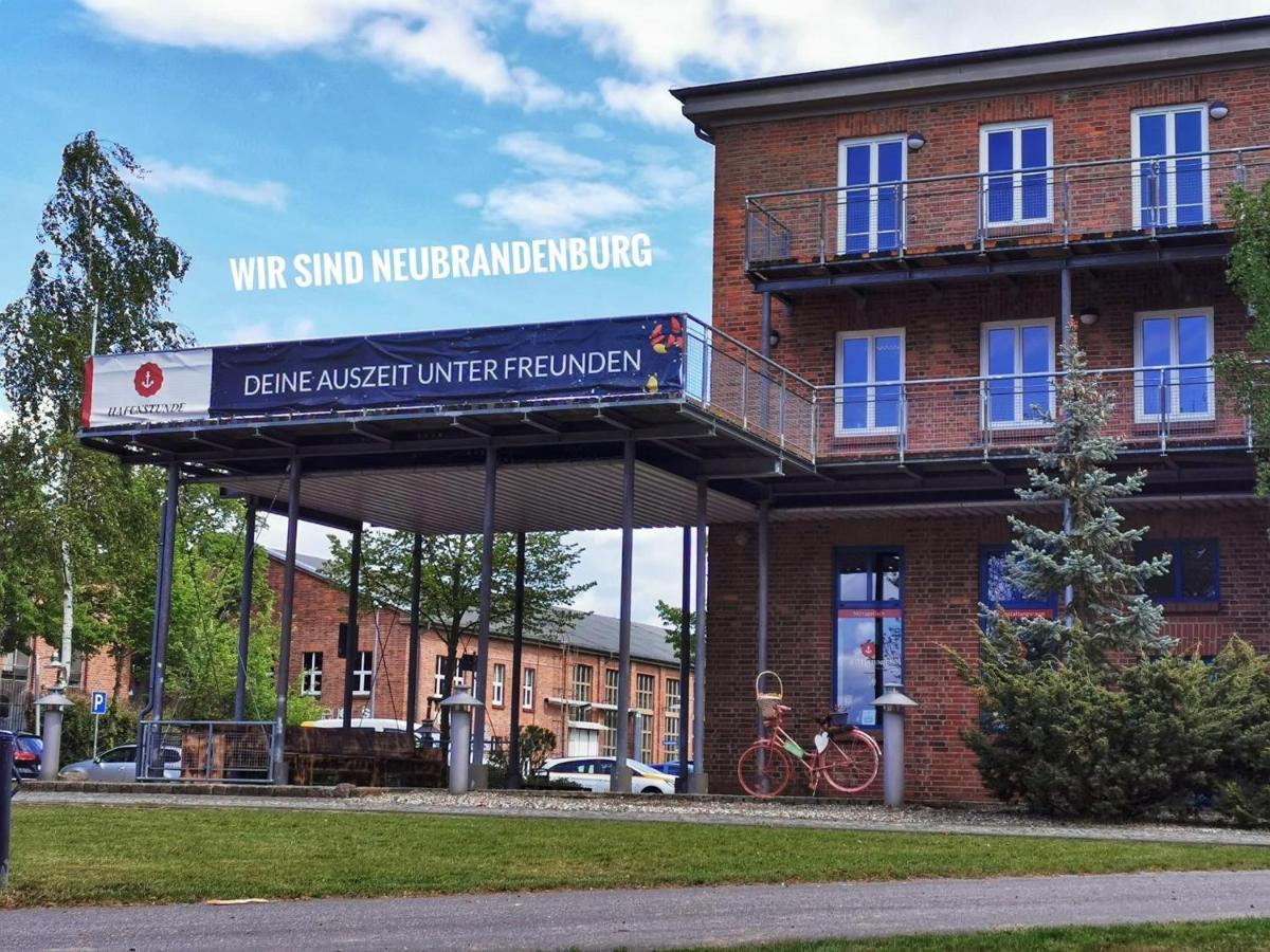 Hafenstunde Hotel Neubrandenburg Exterior photo